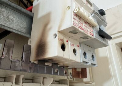 el electrical & maintenance 42(4)